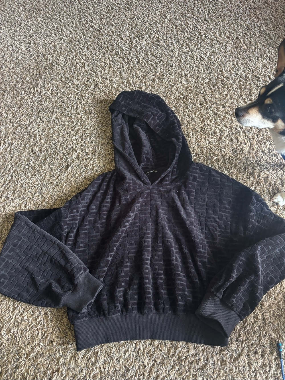 Textured Black Hoodie - Cropped Pullover. Guess size M